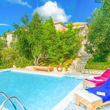Sleeps 2 Pool Air Con Wifi * 지아로바