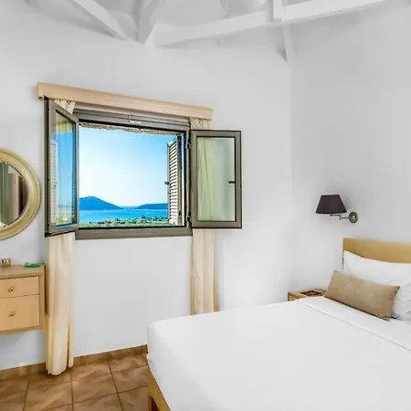 Villa Sleeps 2 Pool Air Con Wifi